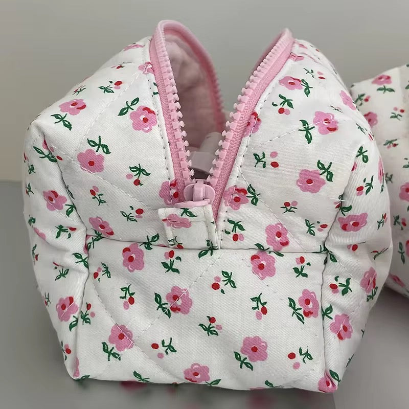 DAISY POUCH