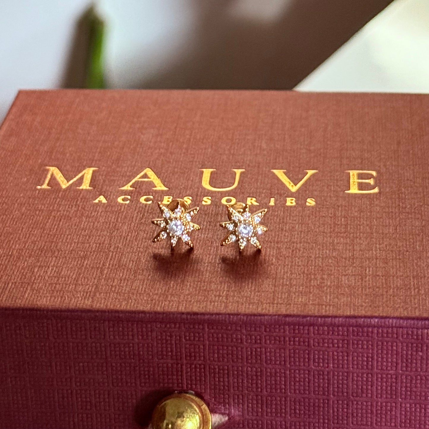 AURORA FLATBACK STUDS (PAIR)