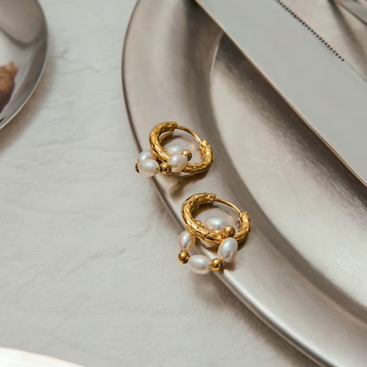 PEARL AFFAIR EARRING