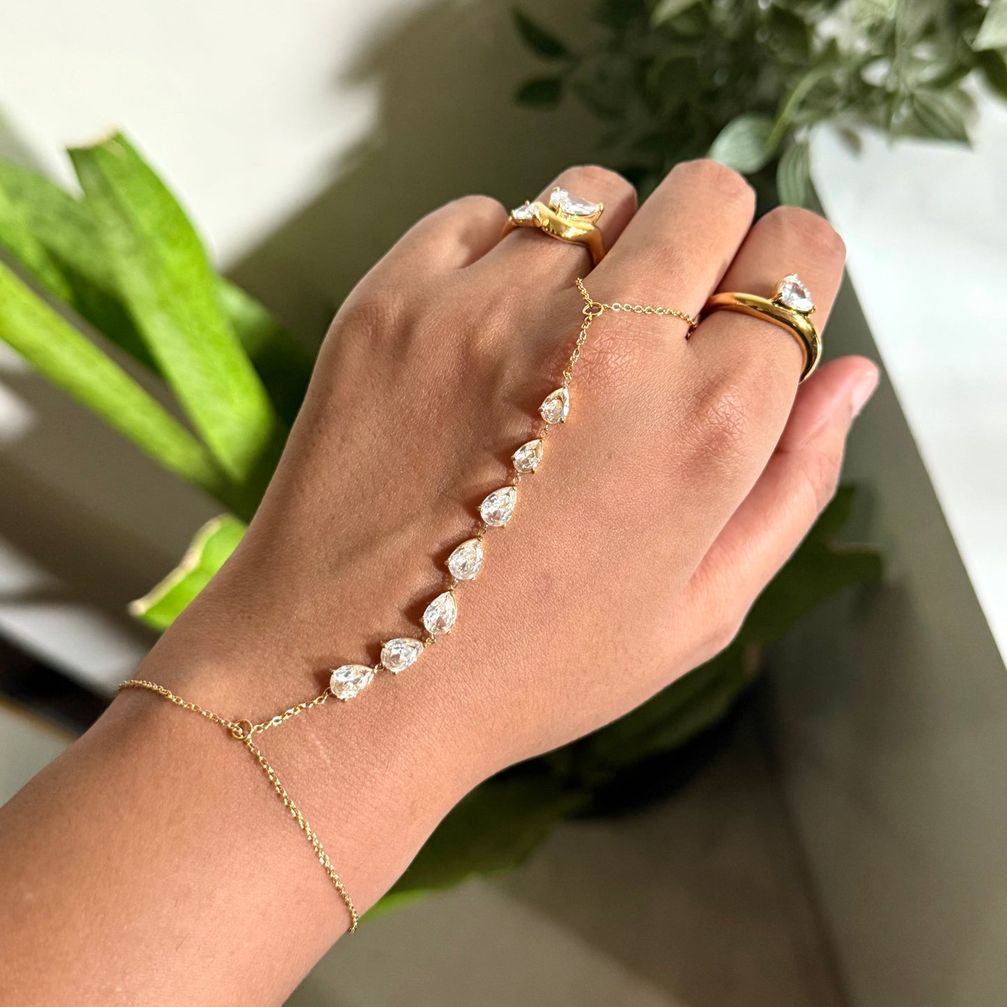 JEAN HANDCHAIN