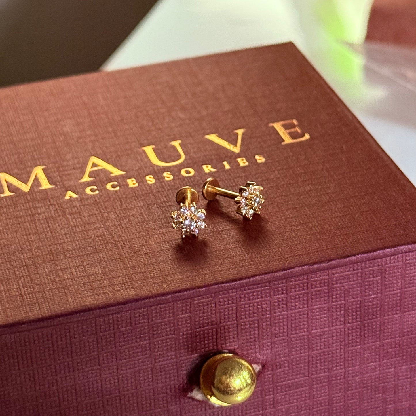 MIRA FLATBACK STUDS (PAIR)