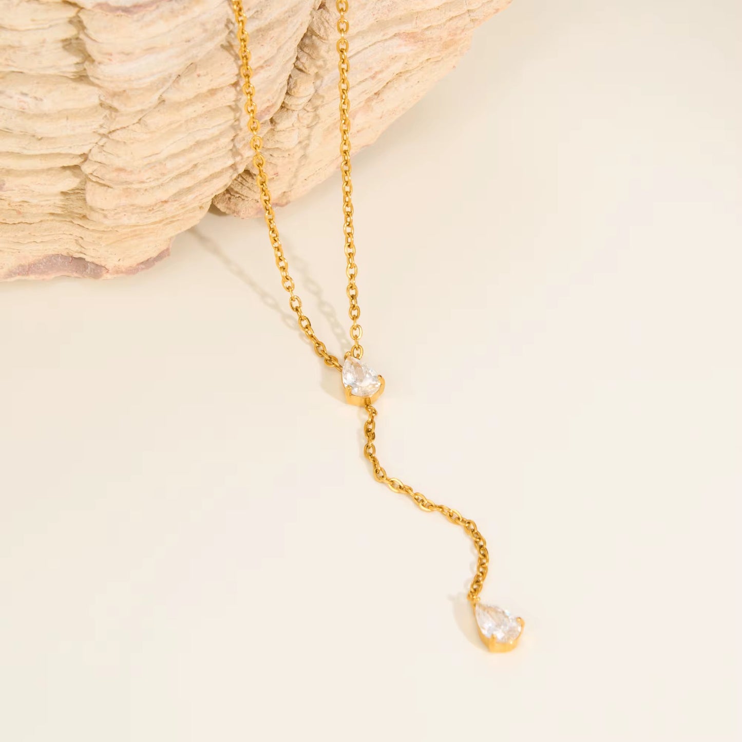 DROPLET NECKLACE