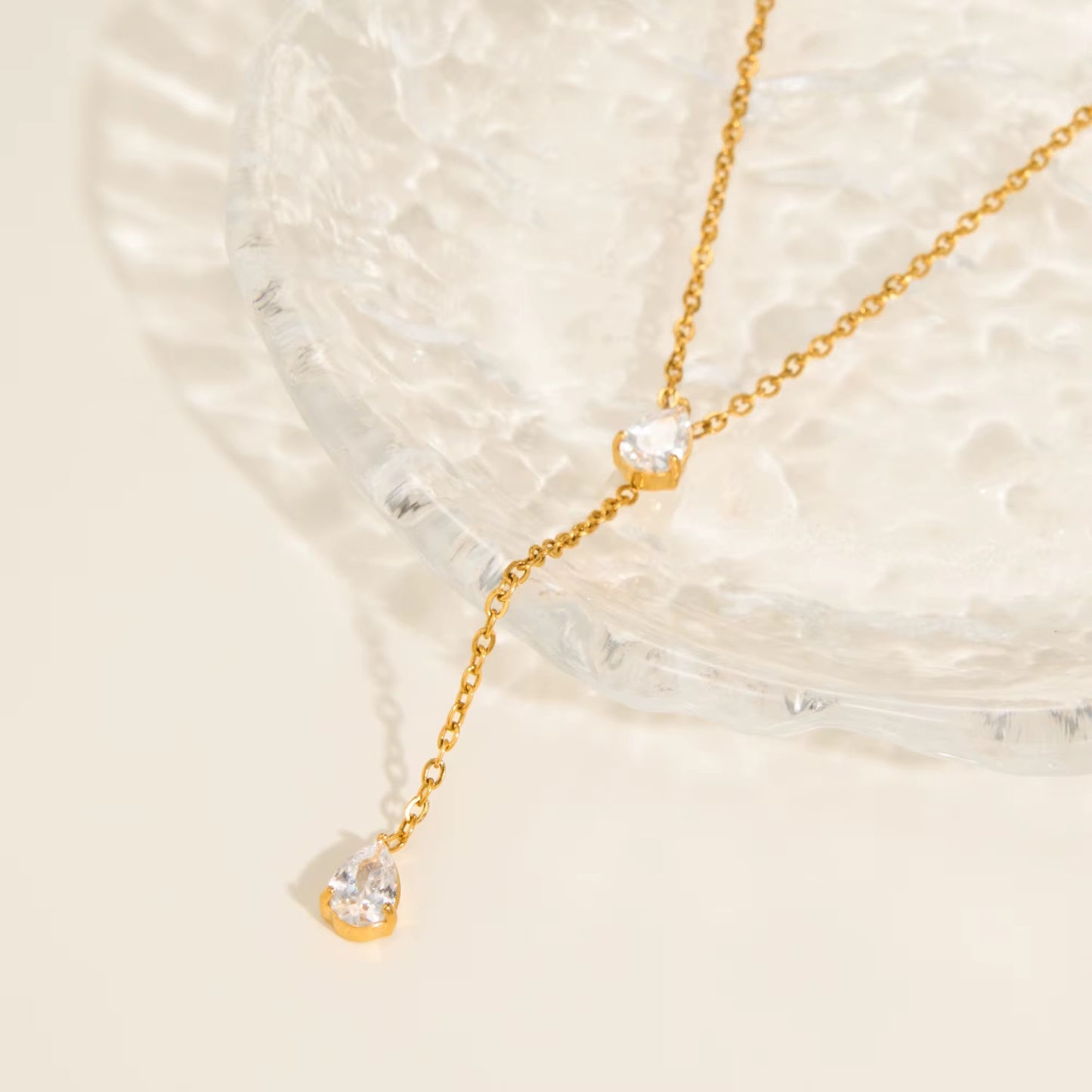 DROPLET NECKLACE