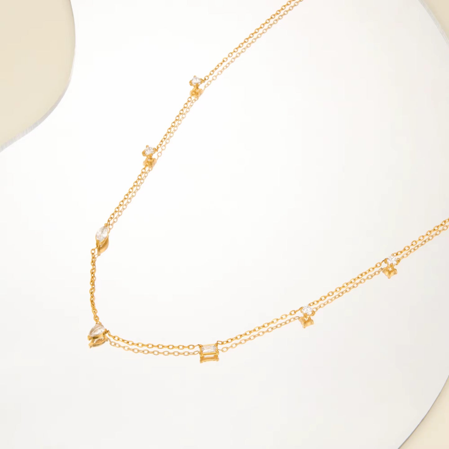 DAZZLE NECKLACE