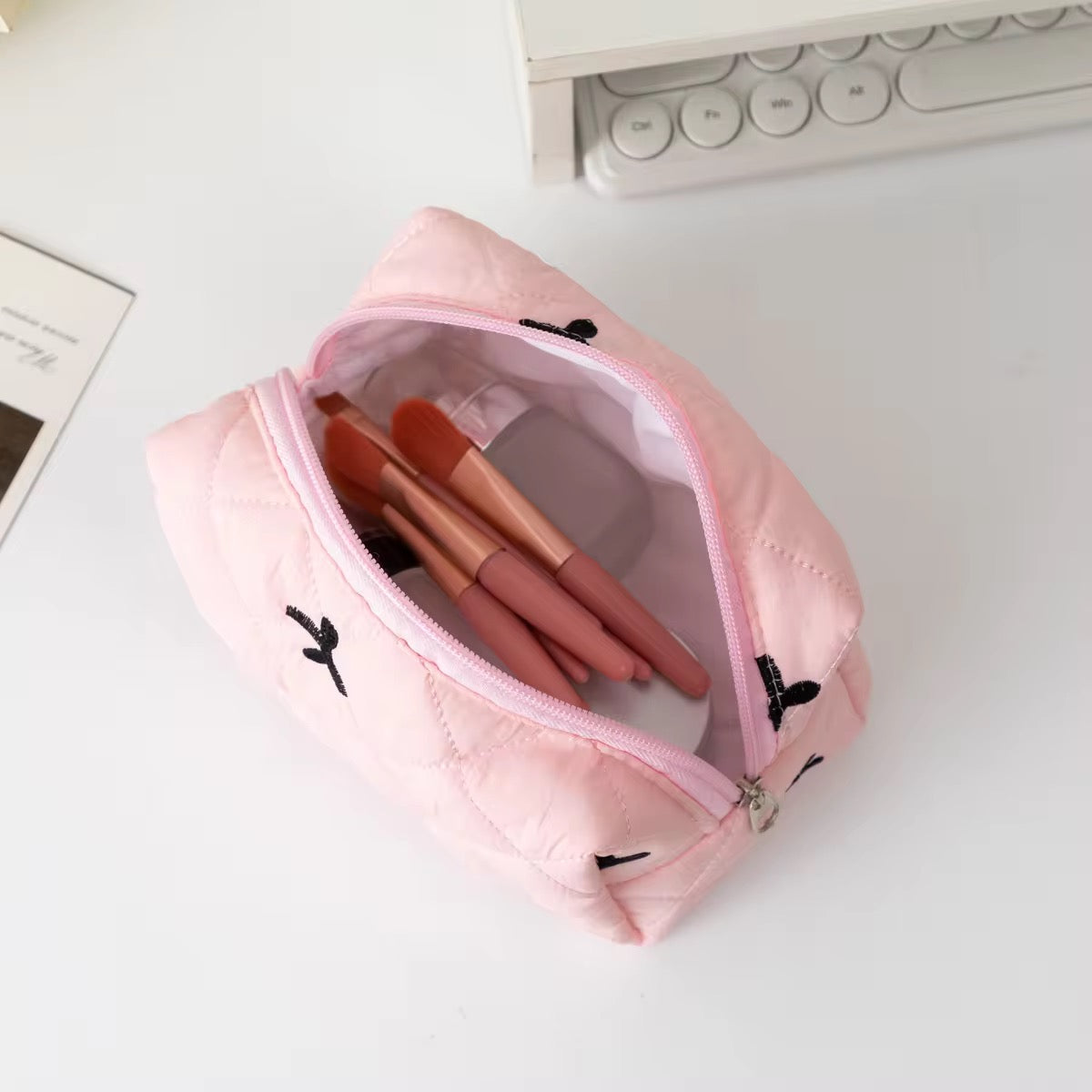 COQUETTE POUCH