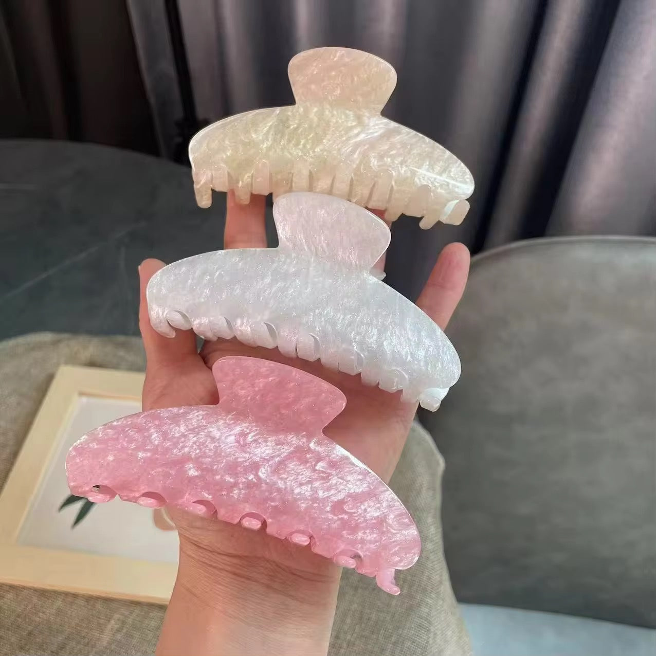 SHIMMERY LEMON CLAW