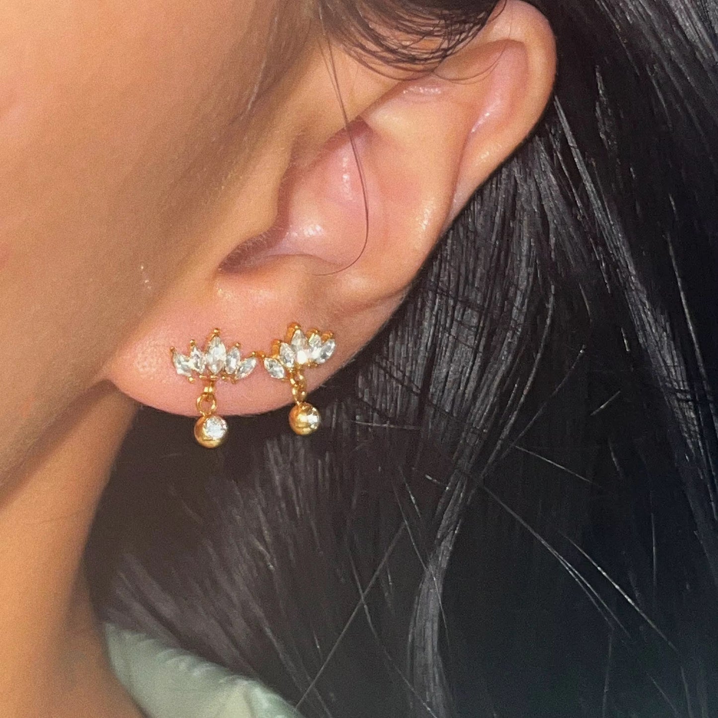 GLOWBUD STUD EARRINGS