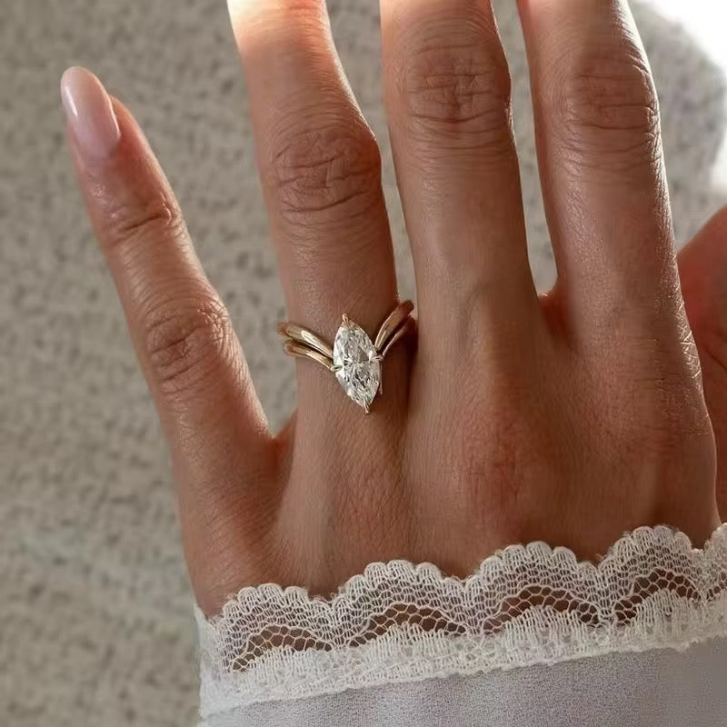 MARQUISE EMBRACE RING