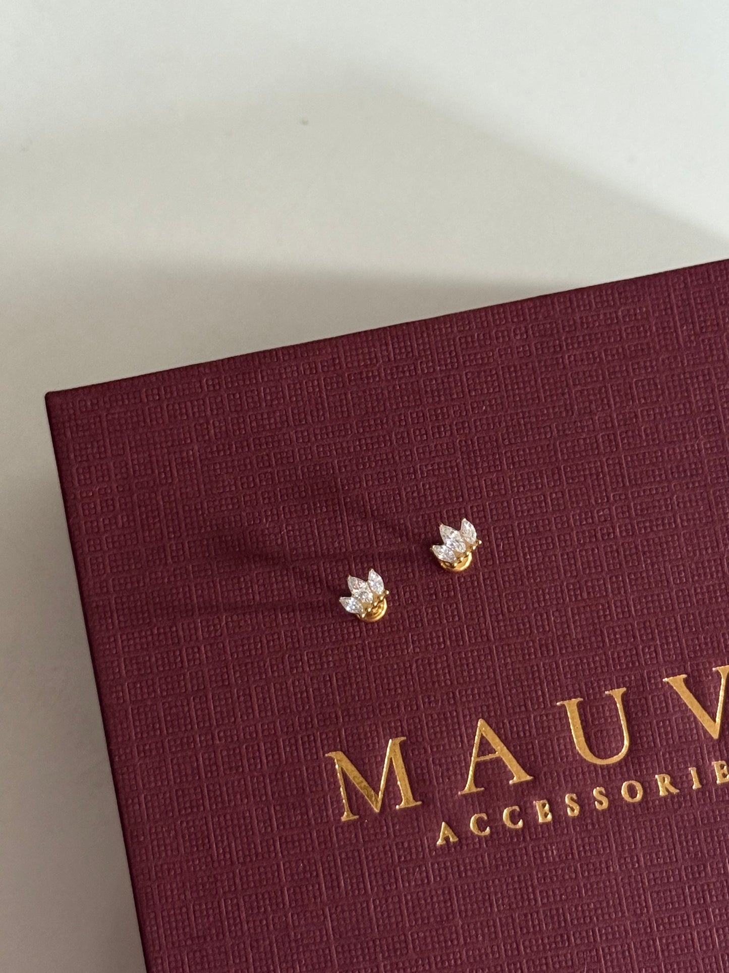 CROWN STUDS (PAIR)