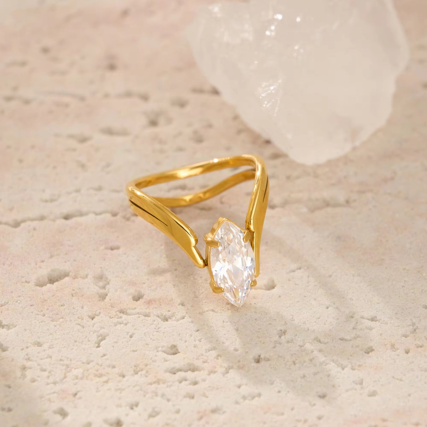 MARQUISE EMBRACE RING