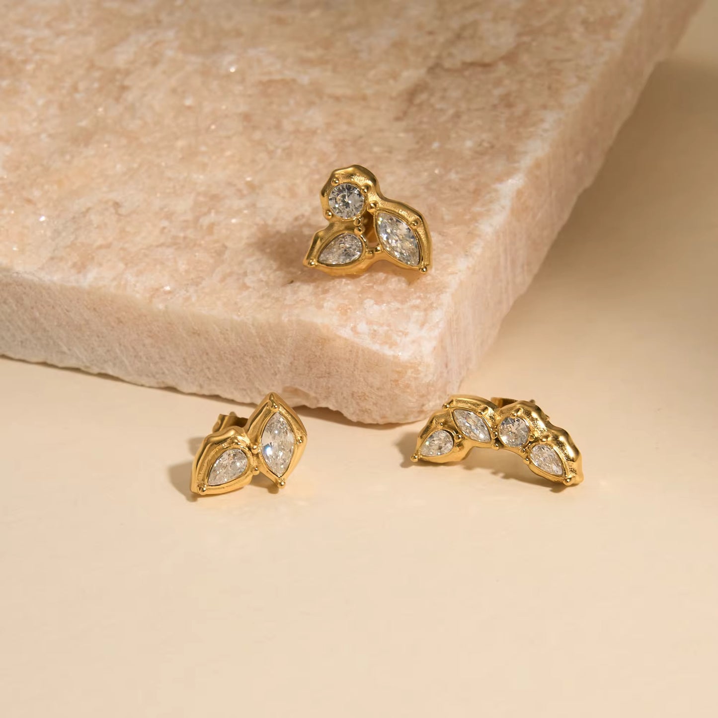 LUSTER VINE EARRINGS