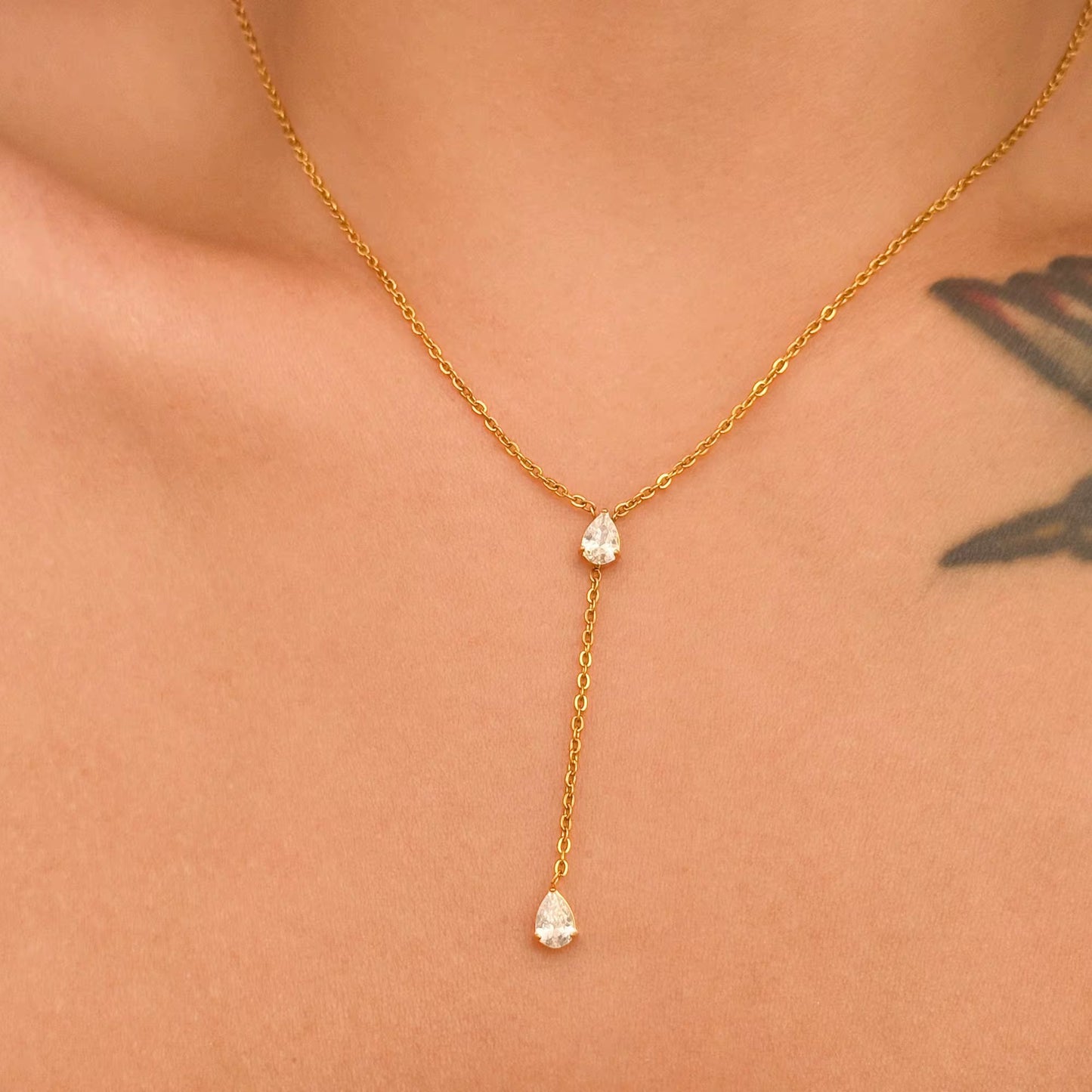 DROPLET NECKLACE