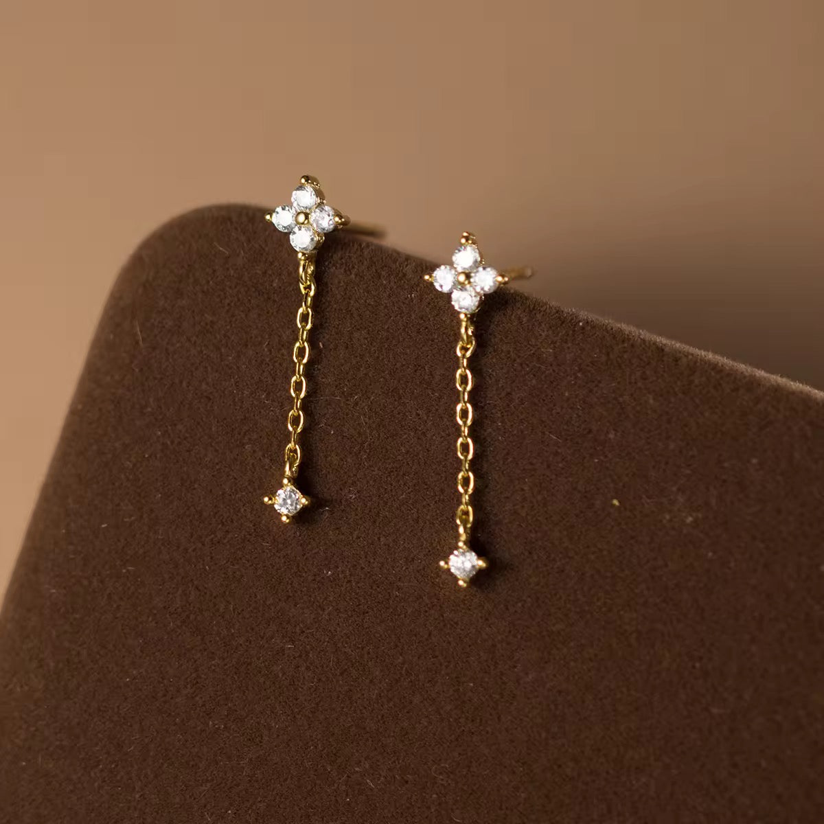 FYNA EARRINGS