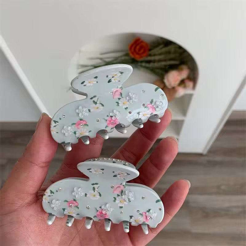 VINTAGE FLORAL CLAW
