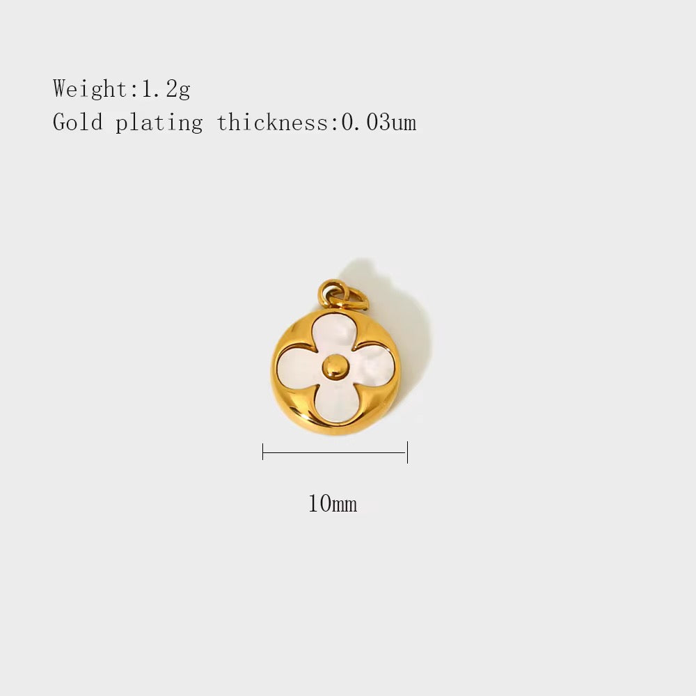SHELL CLOVER CHARM
