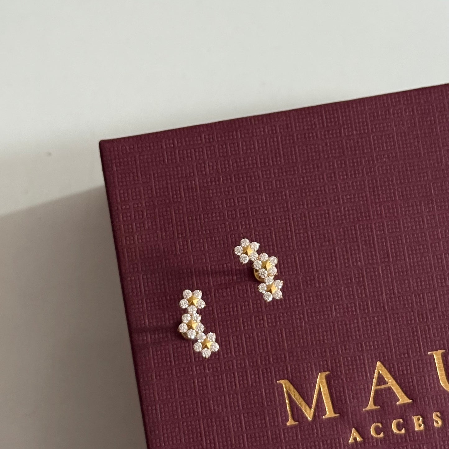 MARIGOLD STUDS (PAIR)