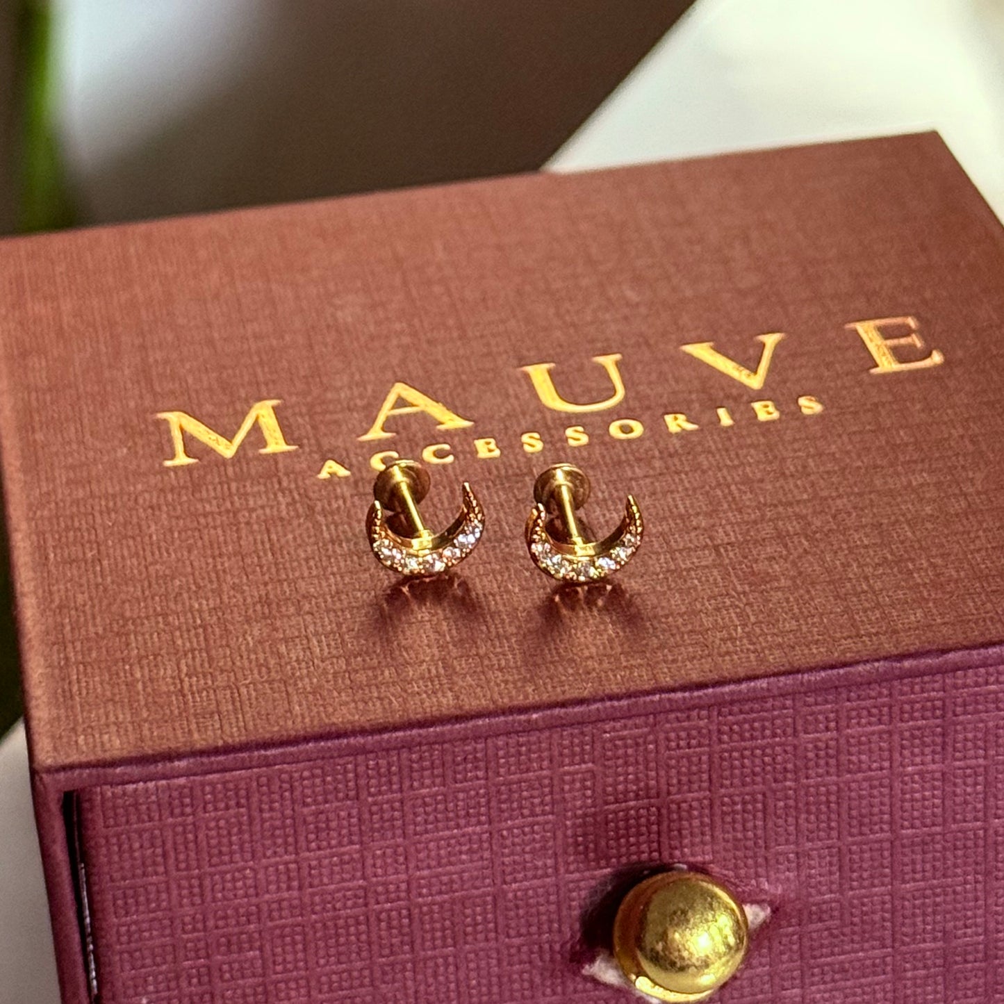 MOON FLATBACK STUDS ( PAIR)