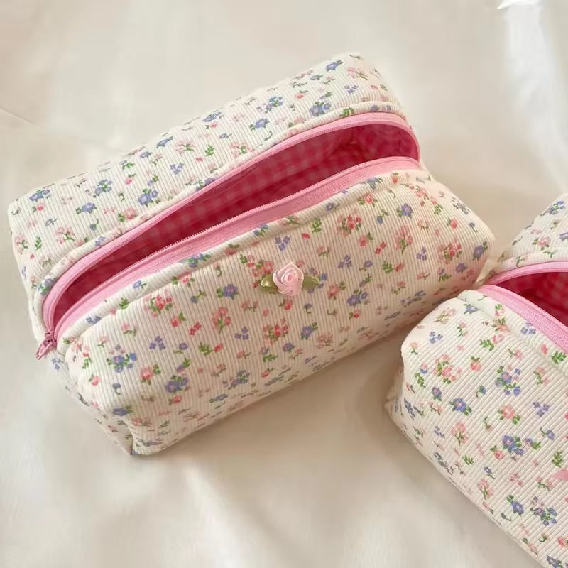 FLORAL POUCH