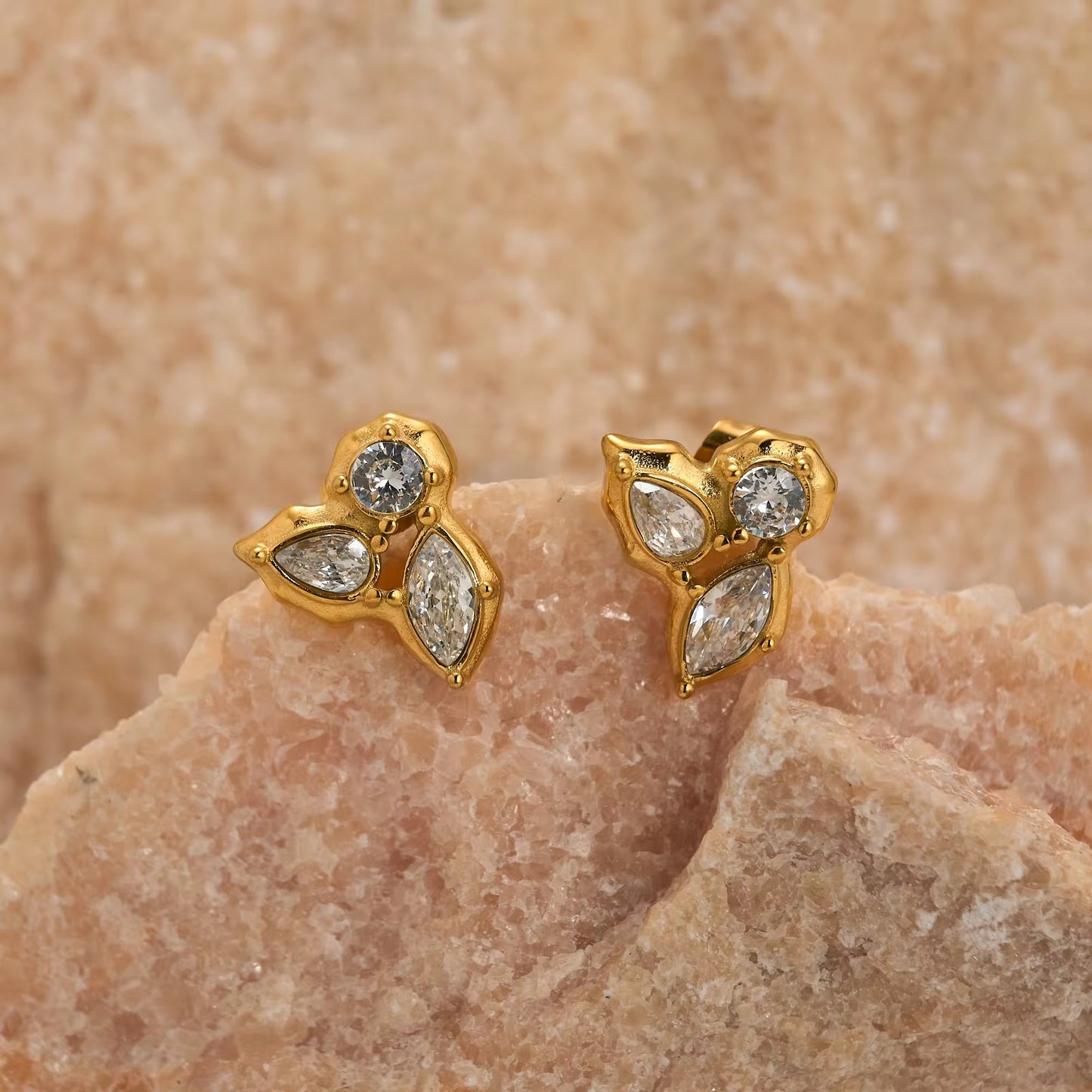 FLARELEAF EARRINGS