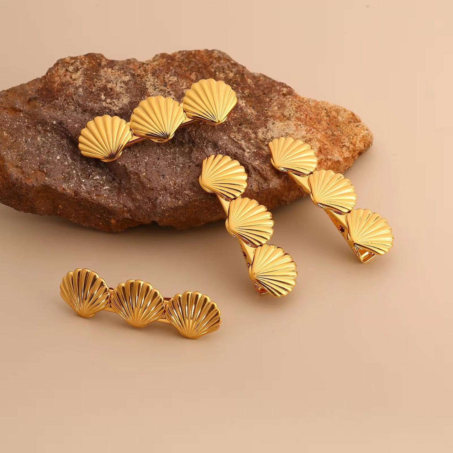 SHELL CLIP