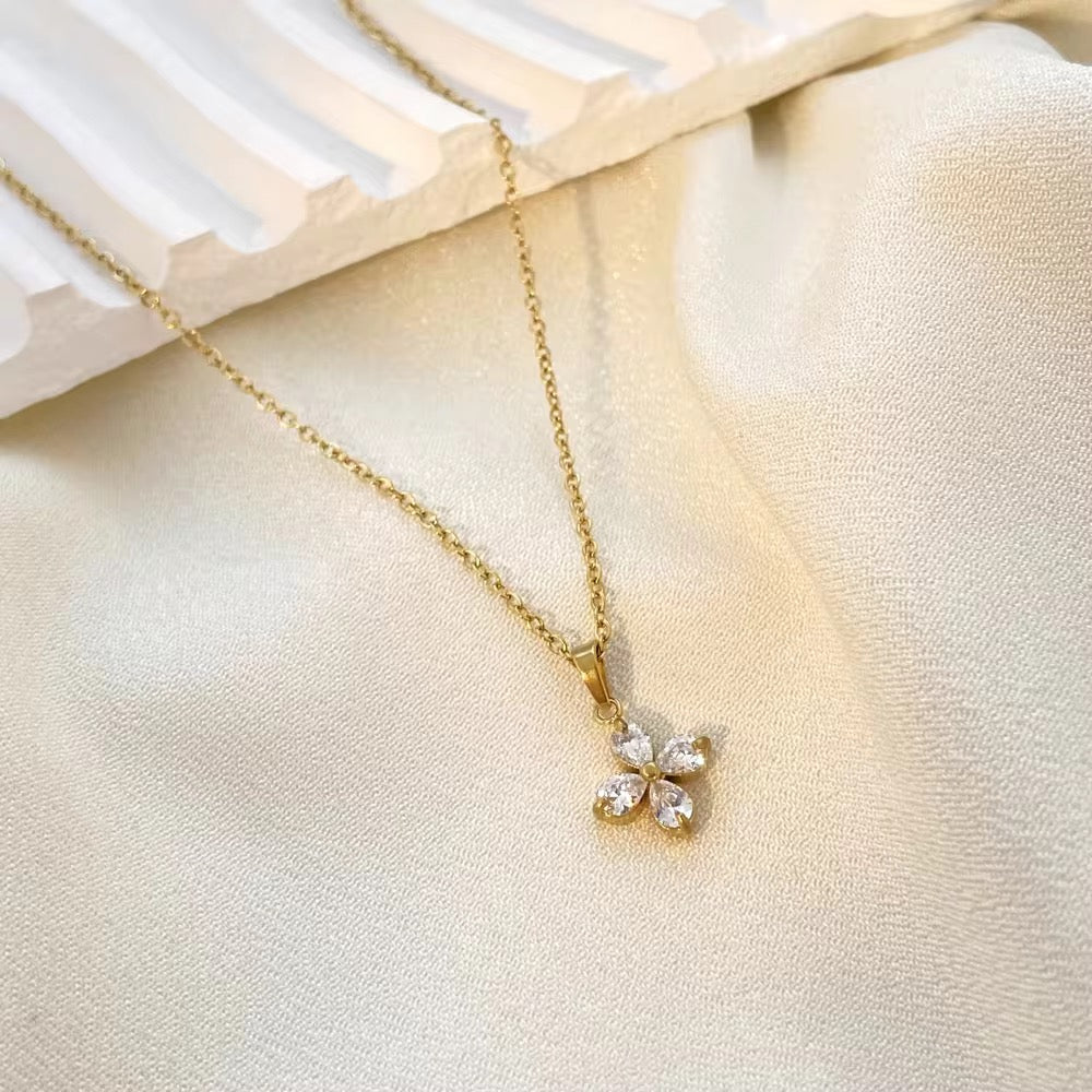 FIORA NECKLACE