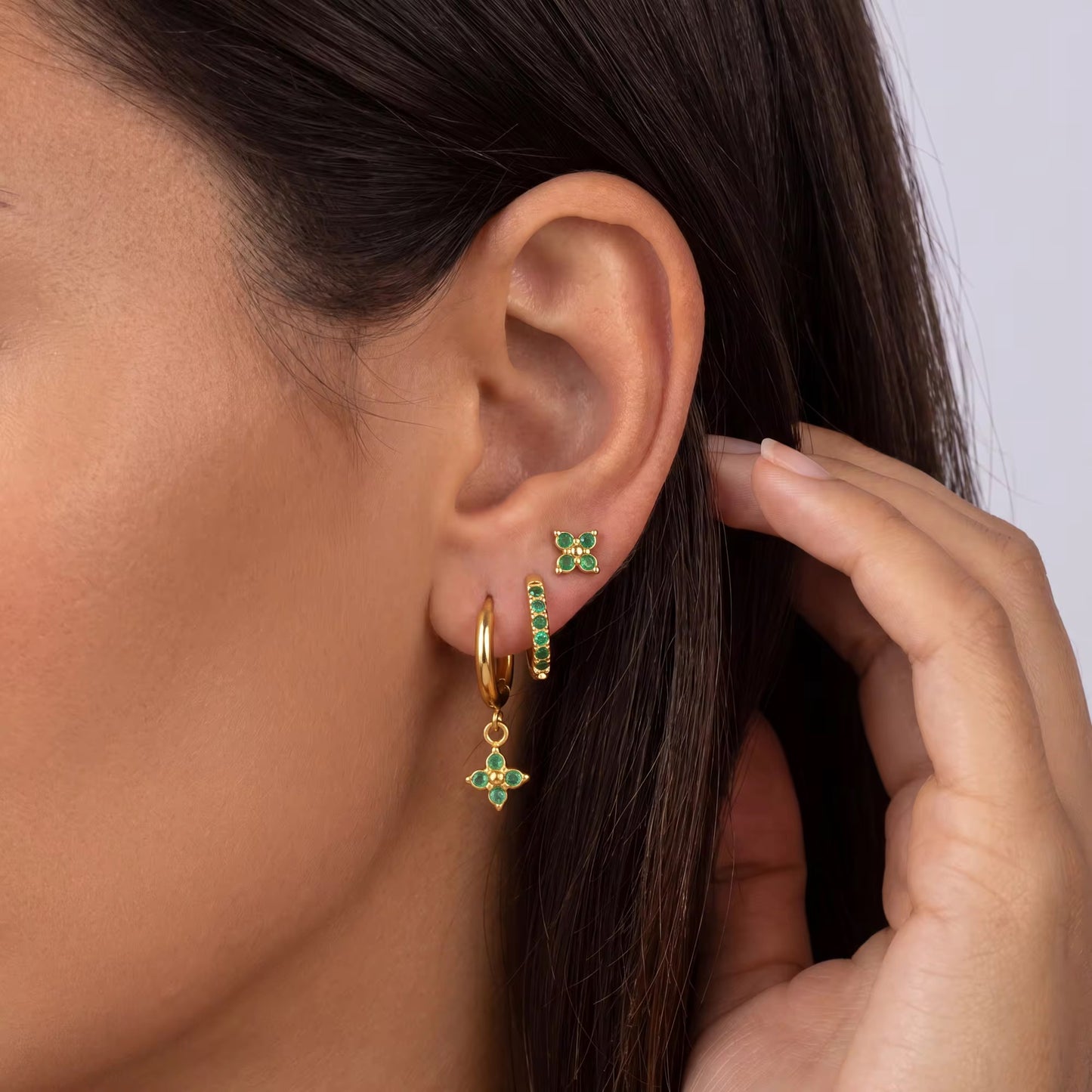 CLOVER STUDS