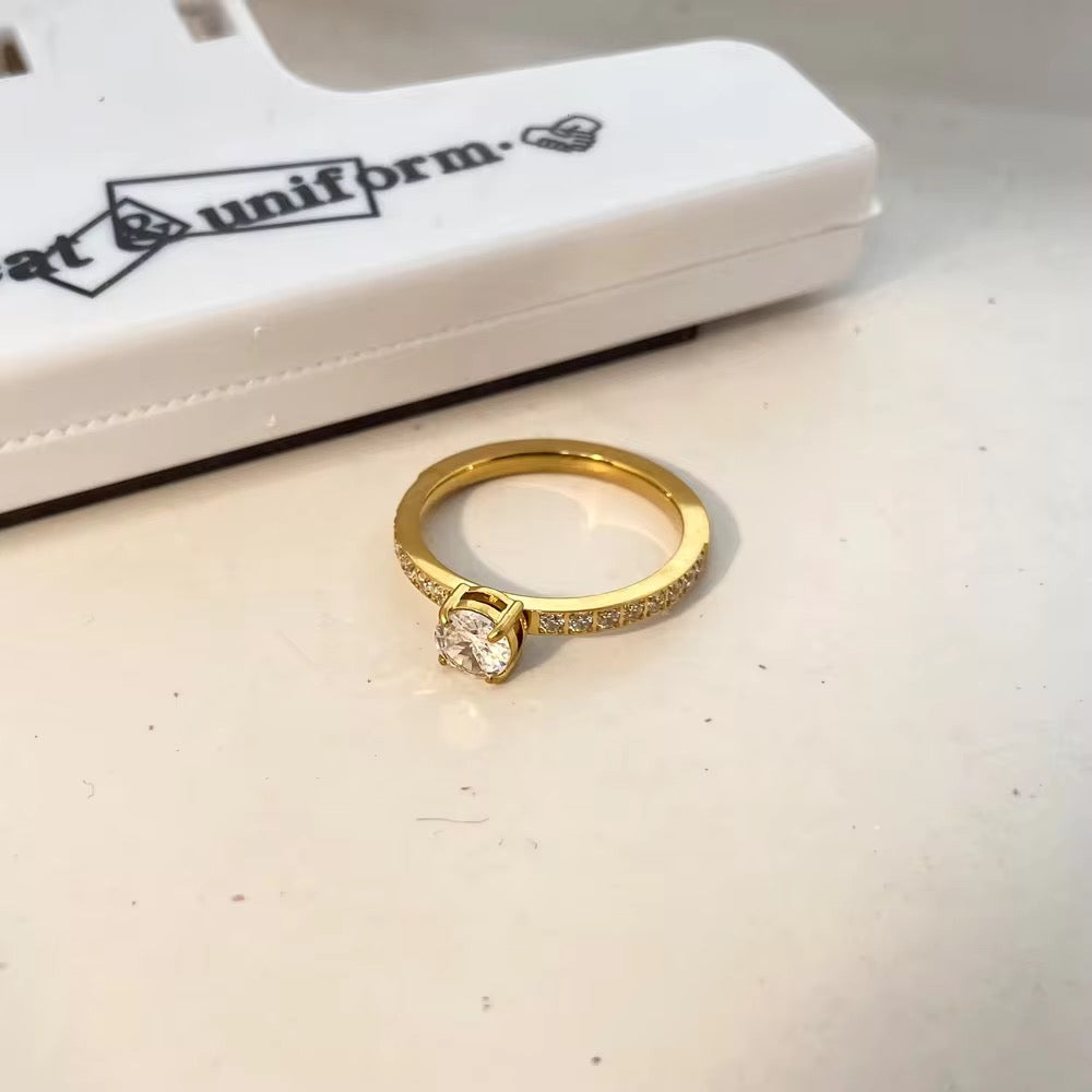 DAZZLE RING