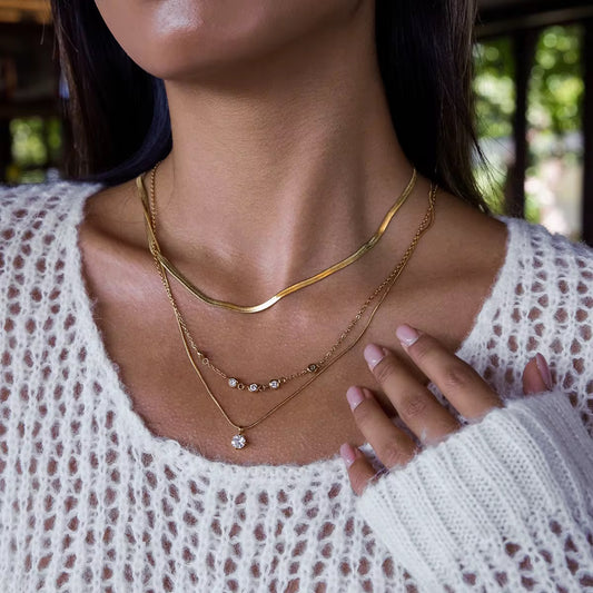 CARYA NECKLACE