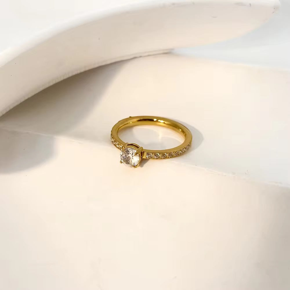 DAZZLE RING