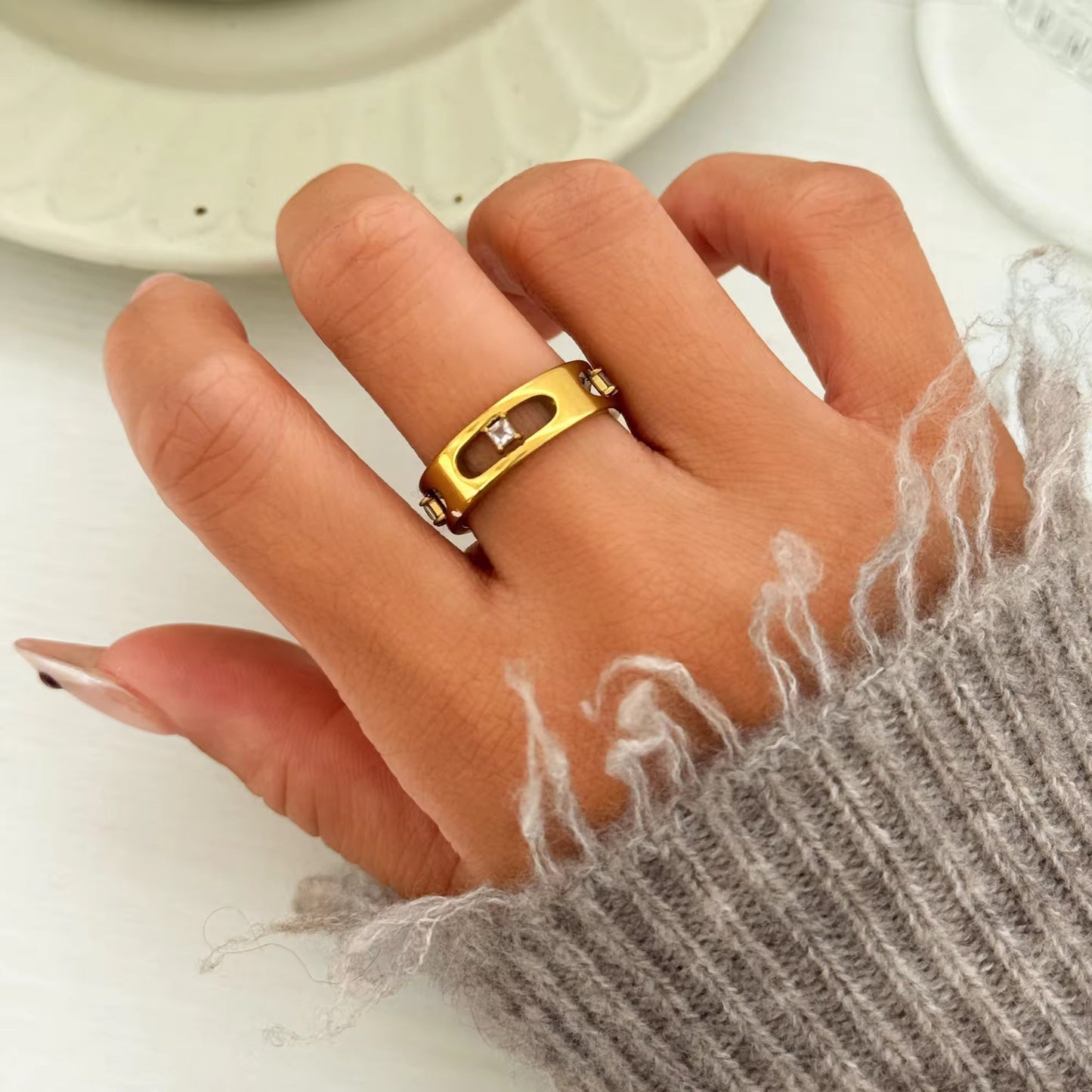 ASTRID RING