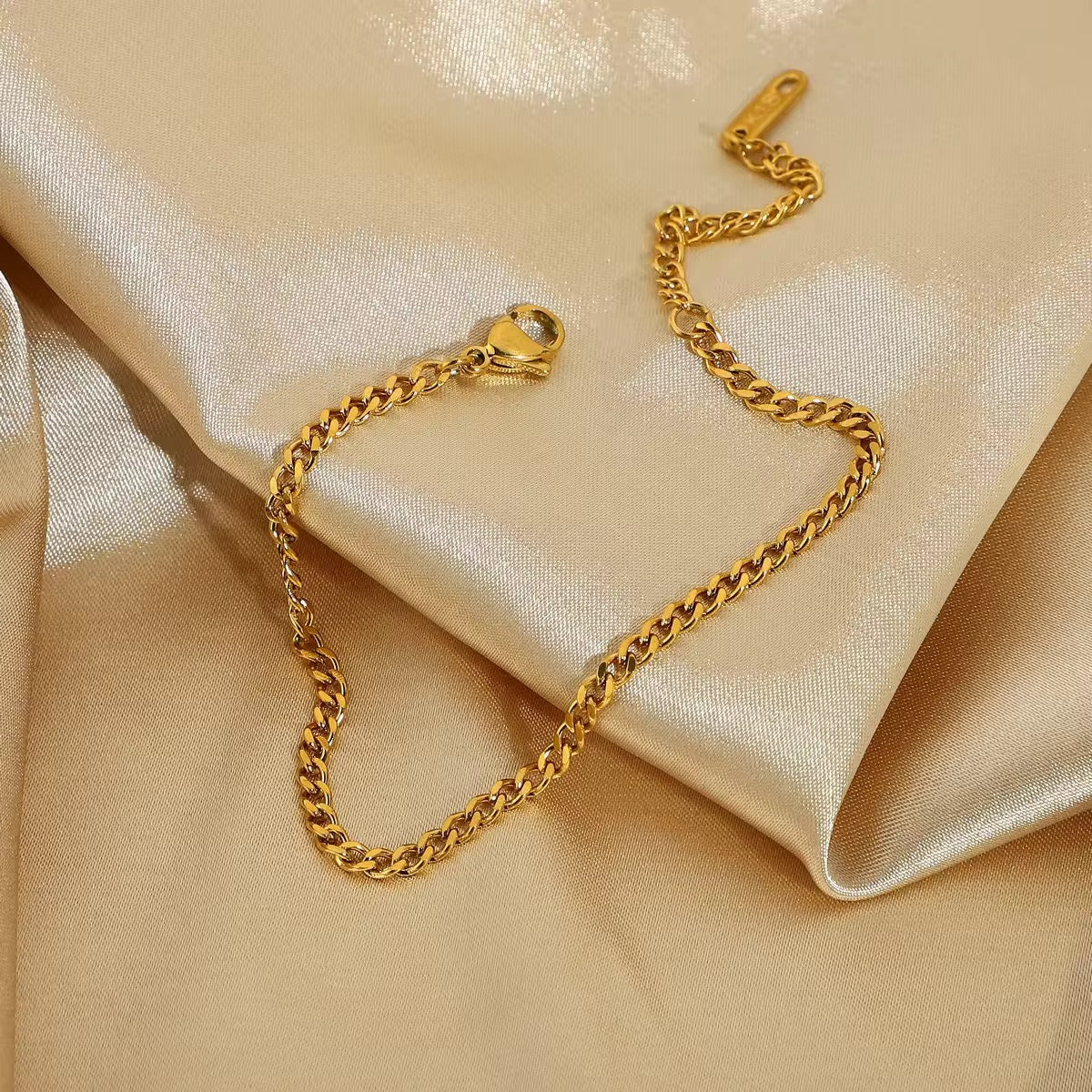 CURB BRACELET