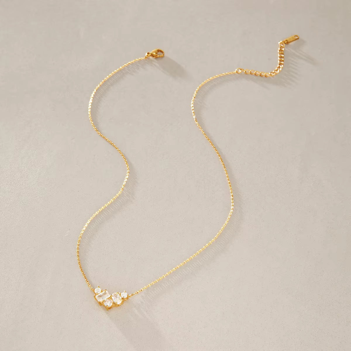 CHRIS NECKLACE