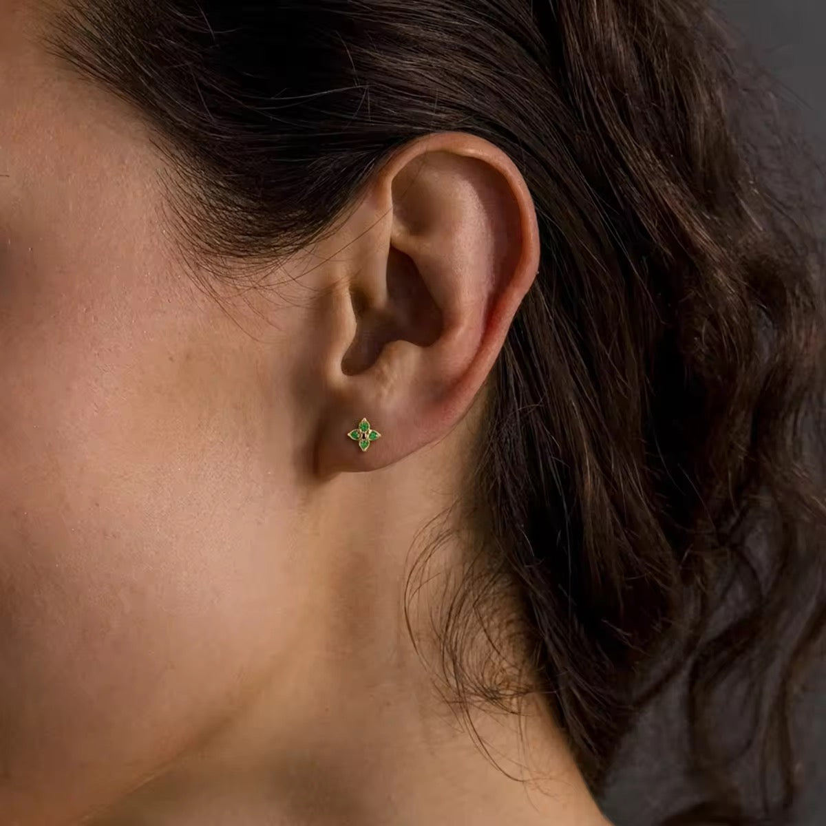 CLOVER STUDS