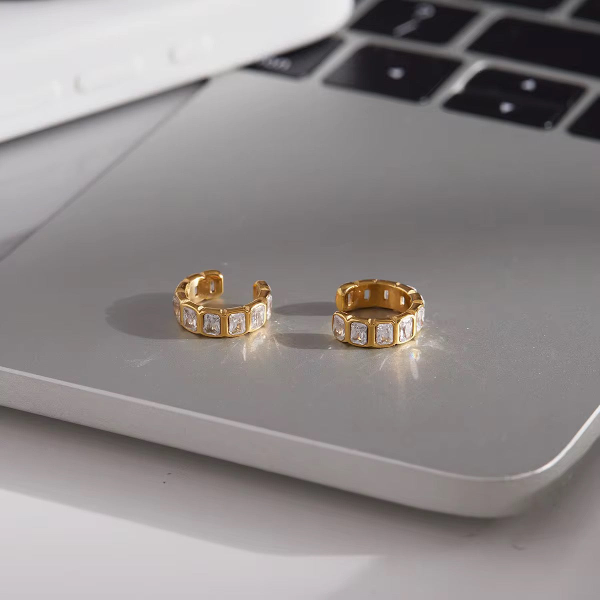 JANE CUFF EARRINGS