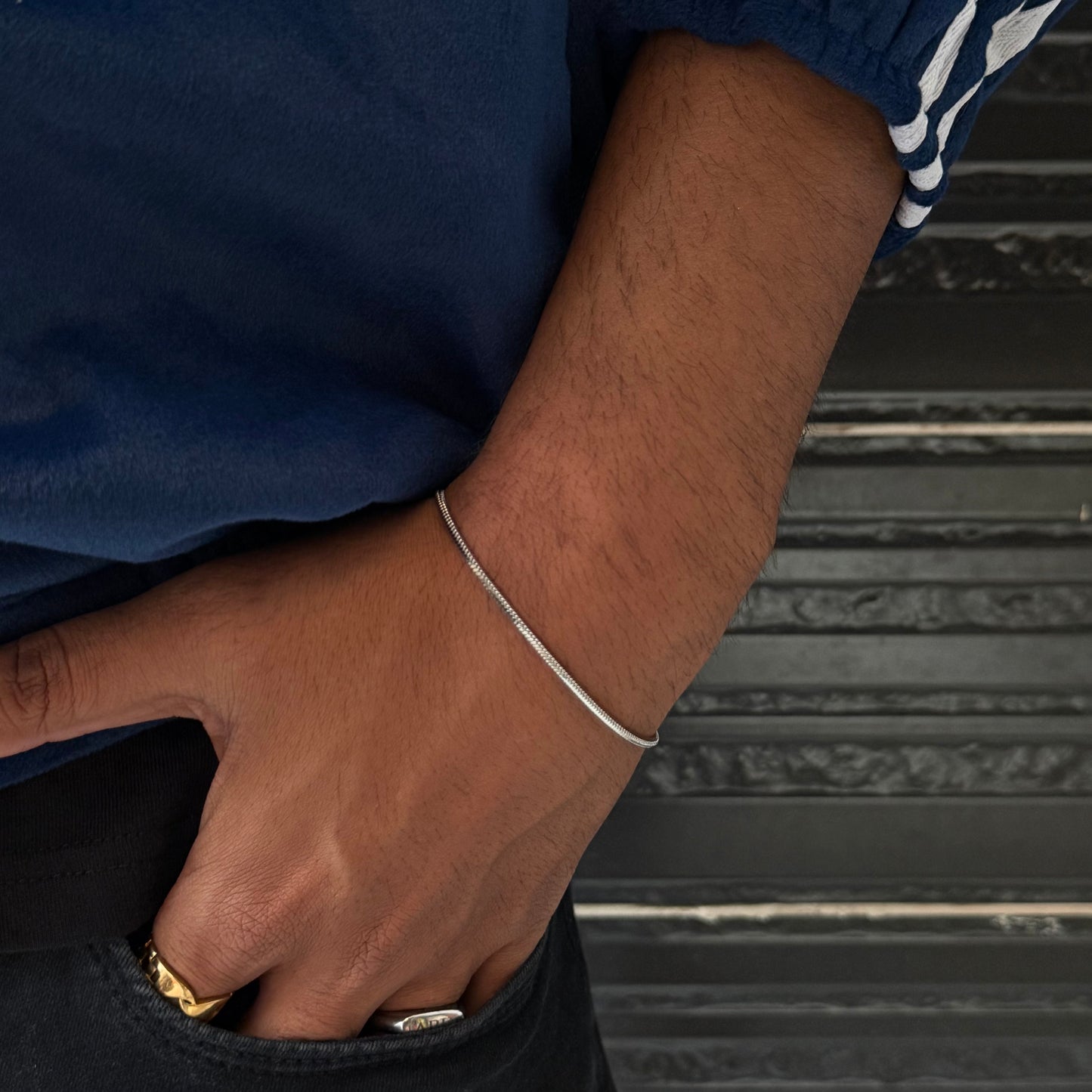 THIN SNAKE CHAIN BRACELET