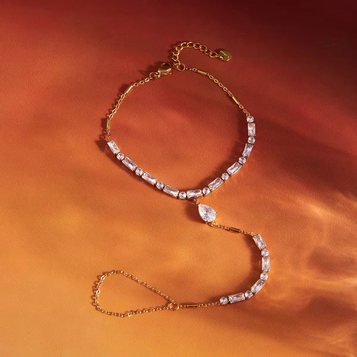 SELINA HANDCHAIN