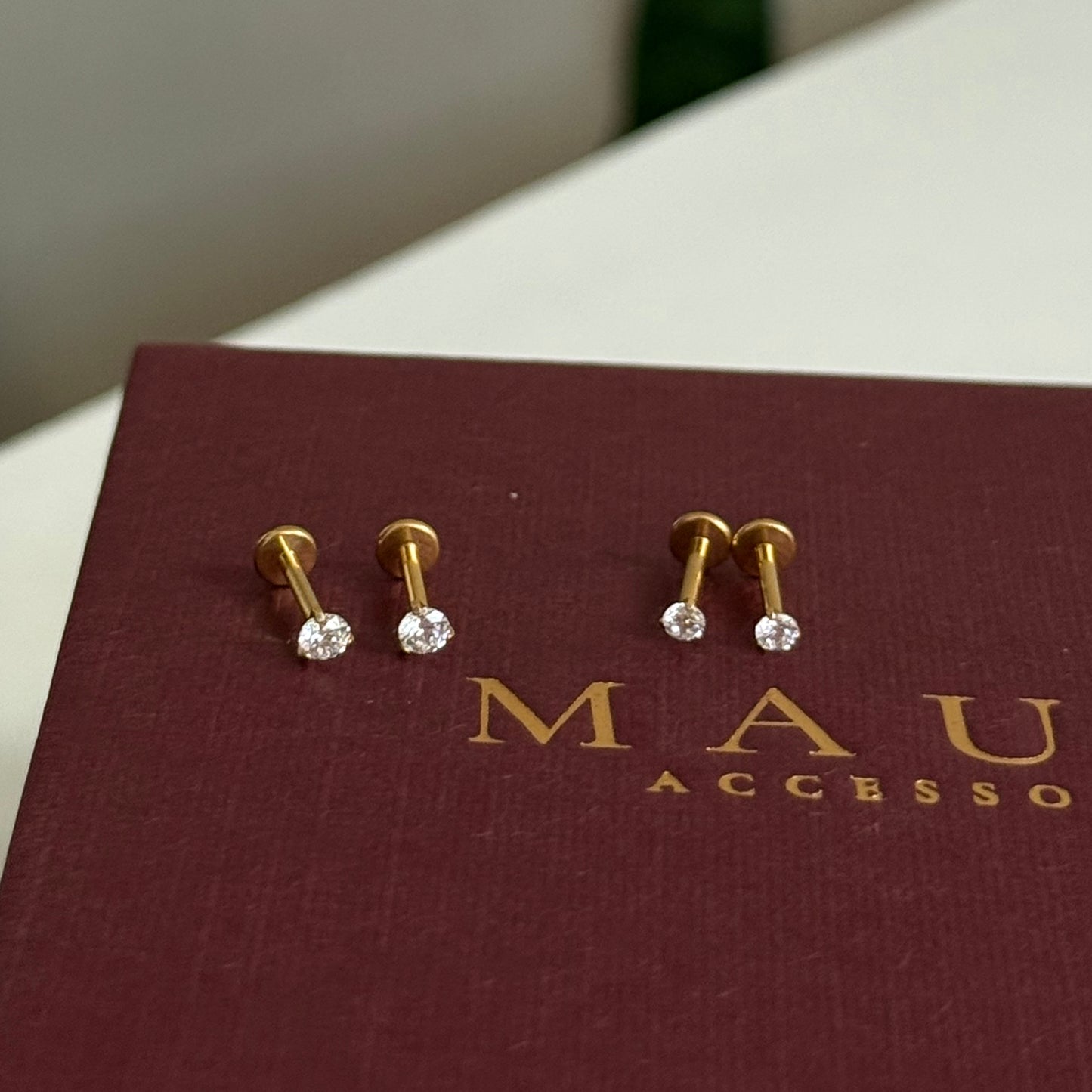 DIAMOND STUDS