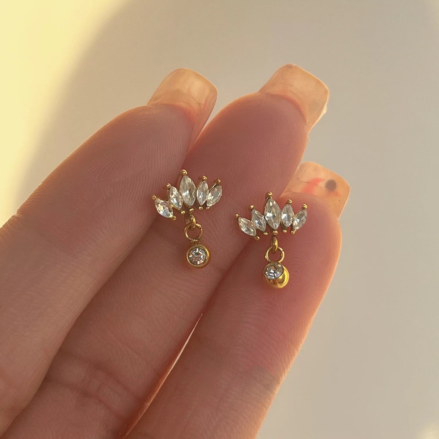 GLOWBUD STUD EARRINGS