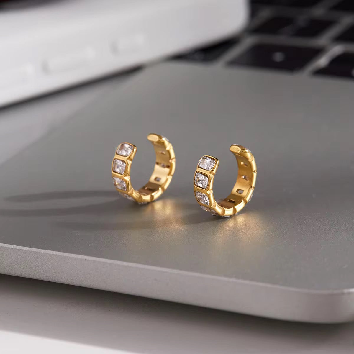 JANE CUFF EARRINGS