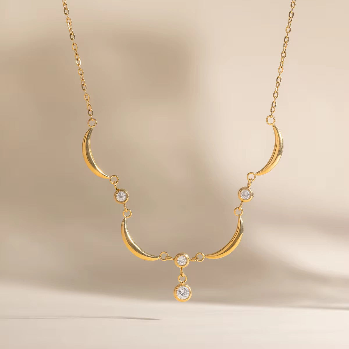 MOONFLARE NECKLACE