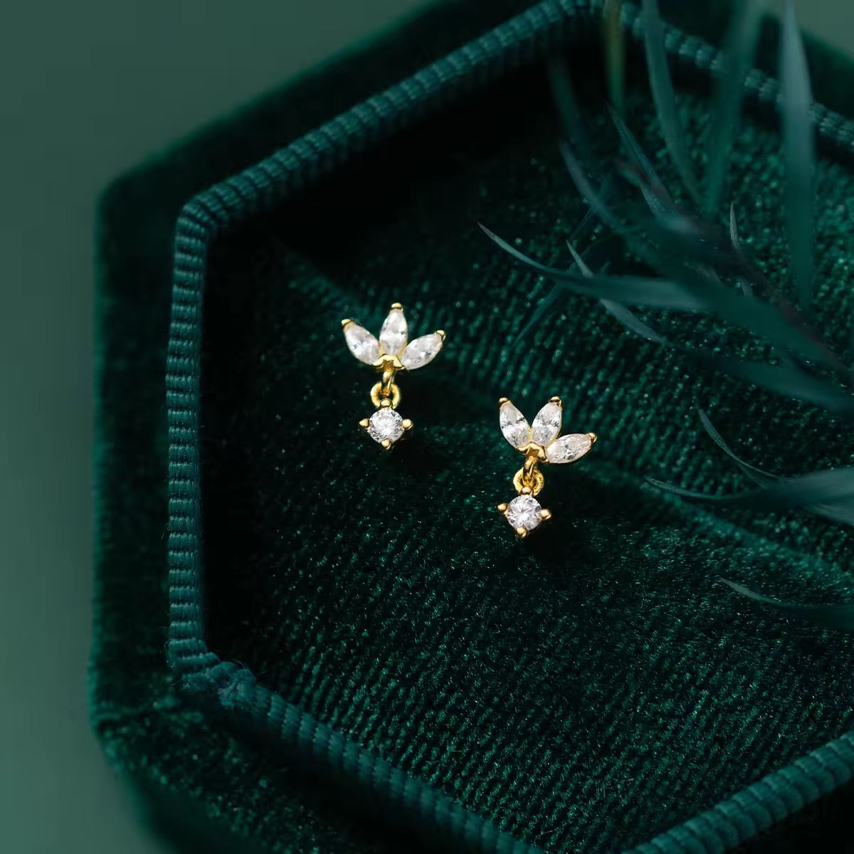 LUMEN STUDS