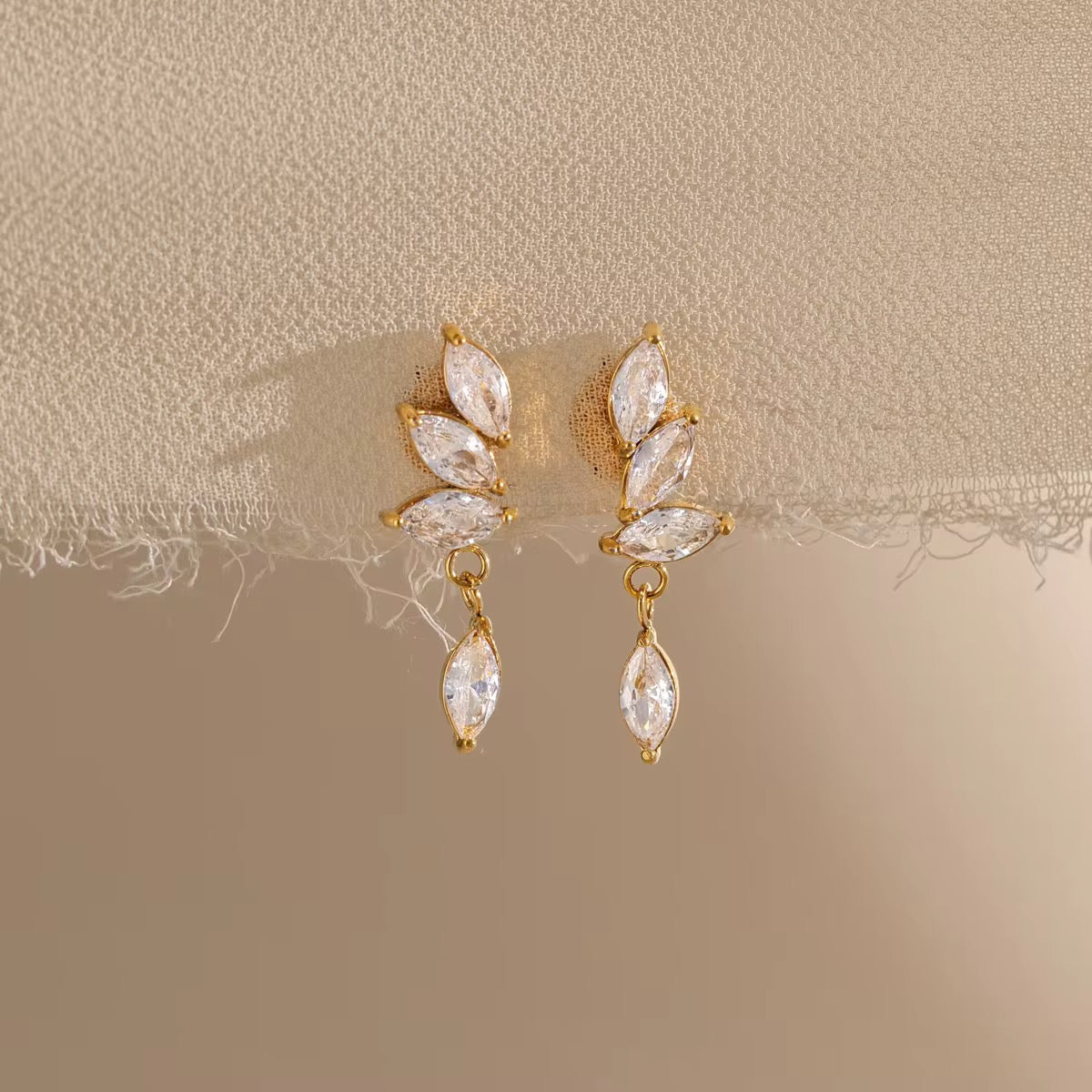 SARA EARRINGS
