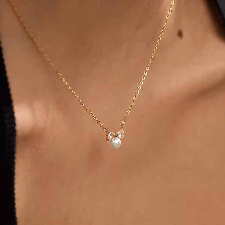 FLUERETTE NECKLACE
