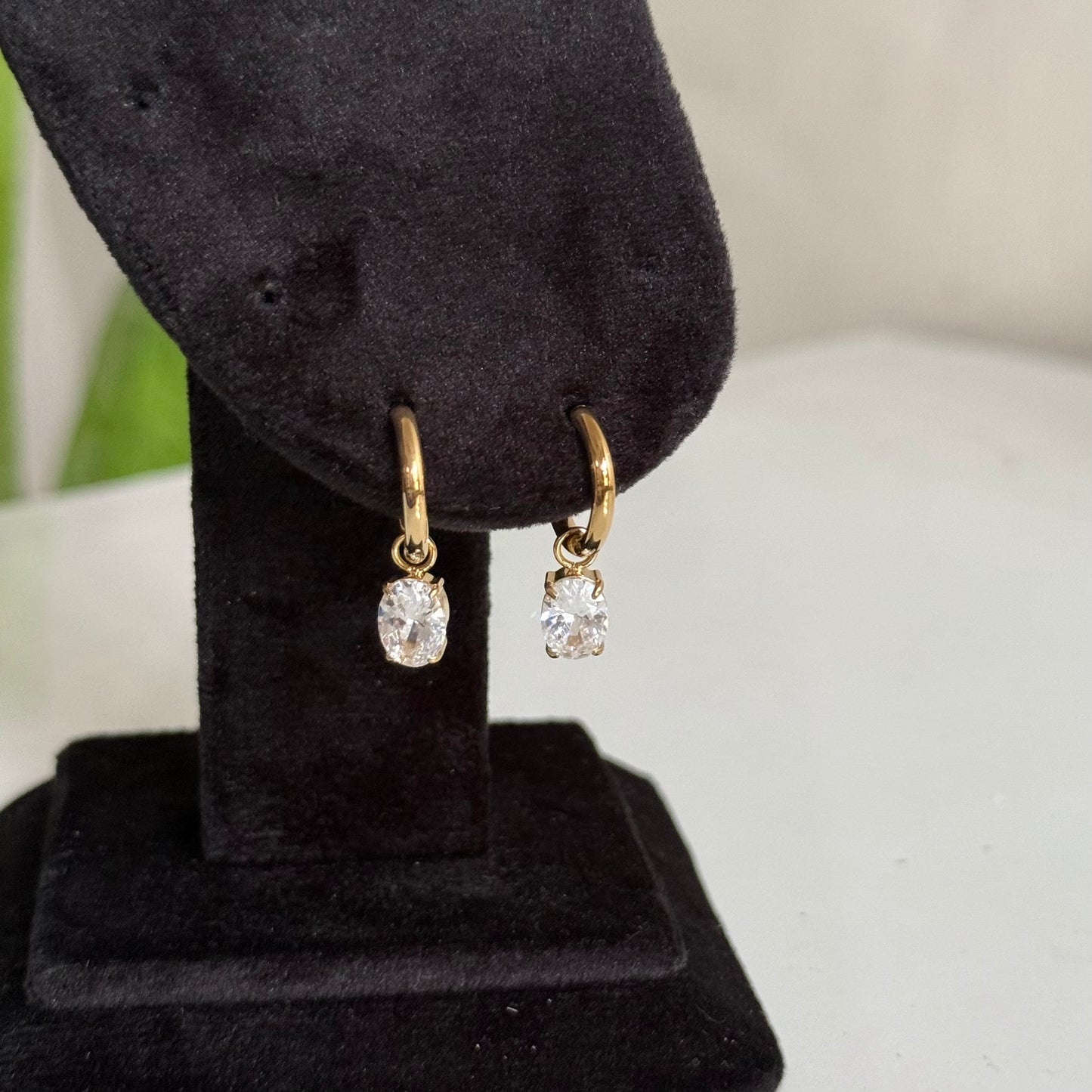 NOIRA EARRINGS