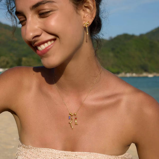 DELTA NECKLACE