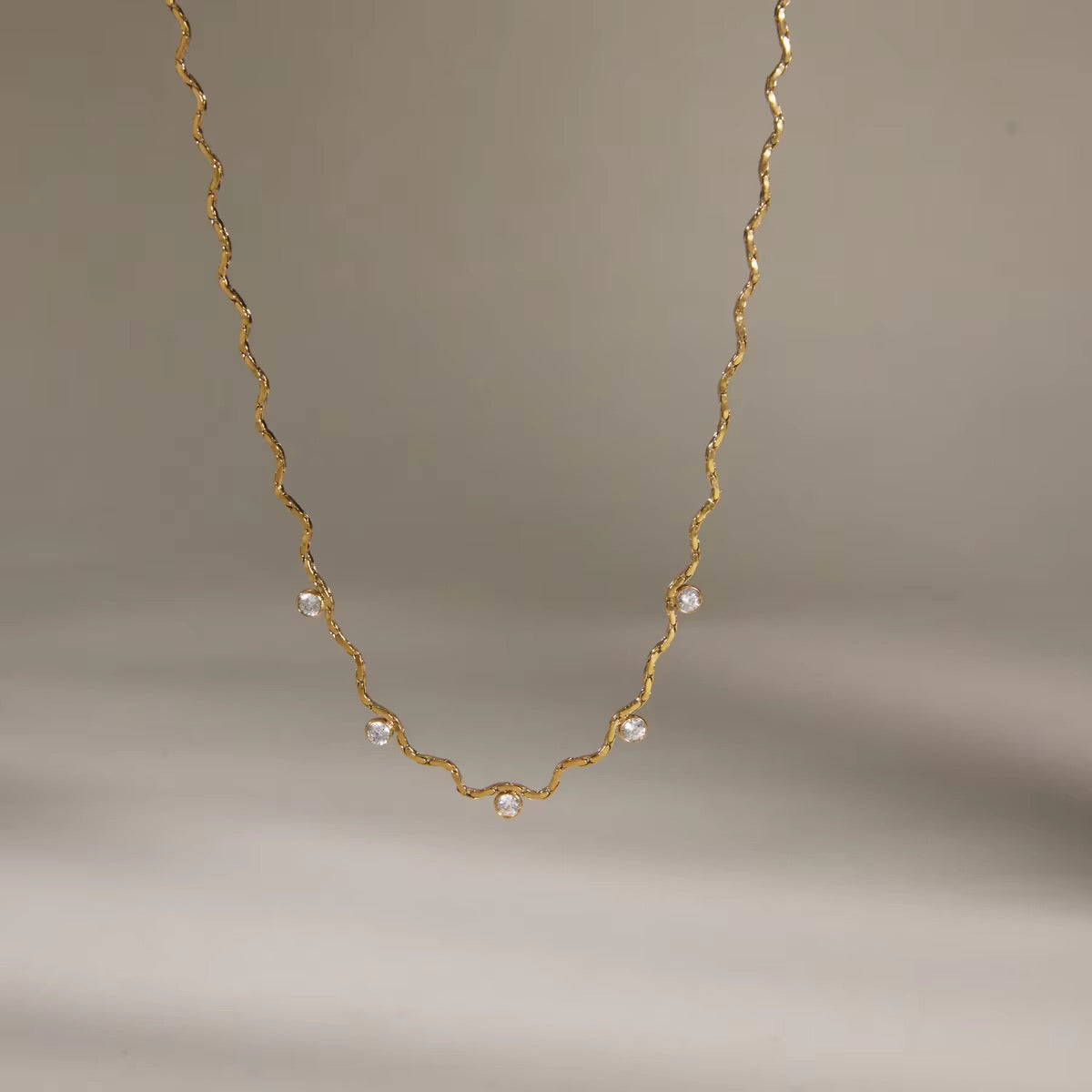 VANYA NECKLACE