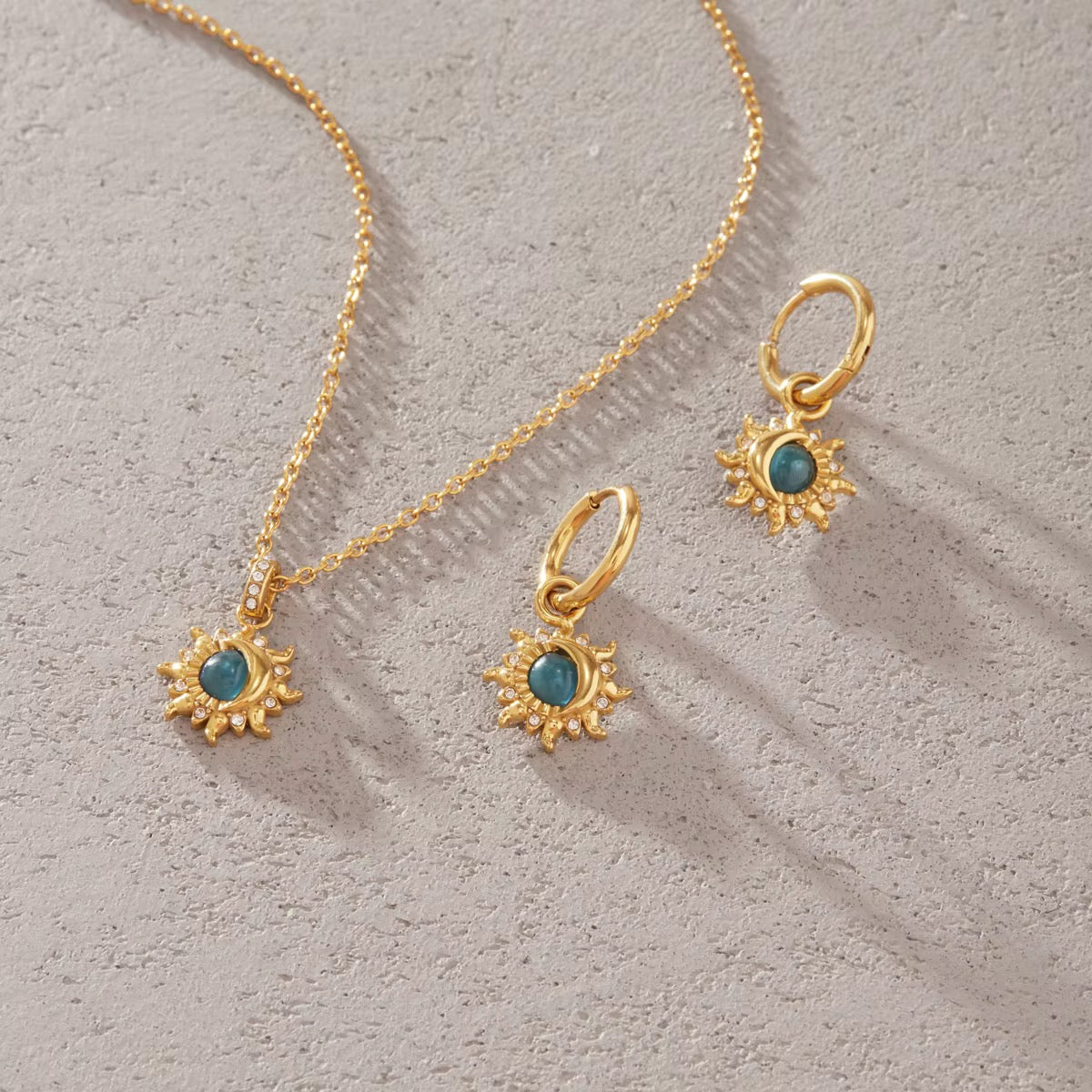 ATHY NECKLACE