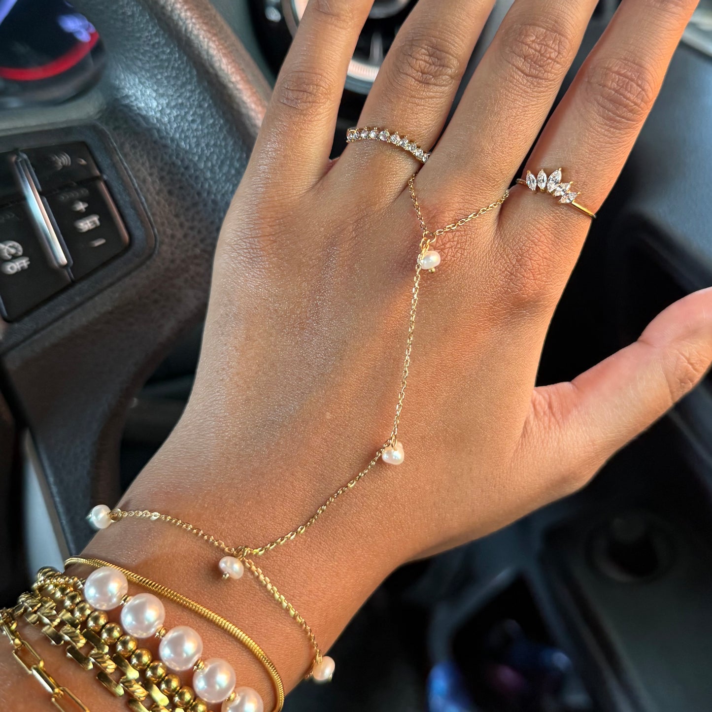 ARELY HANDCHAIN