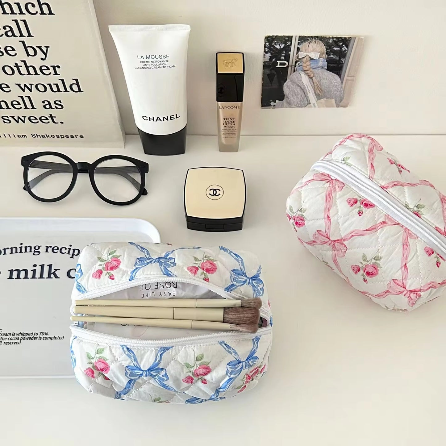 PETAL KNOT POUCH