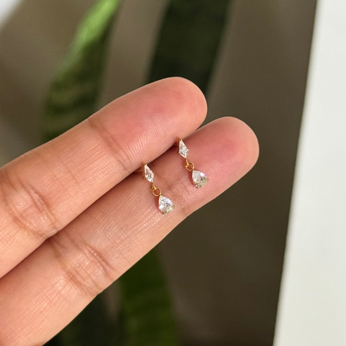 SERIA STUDS